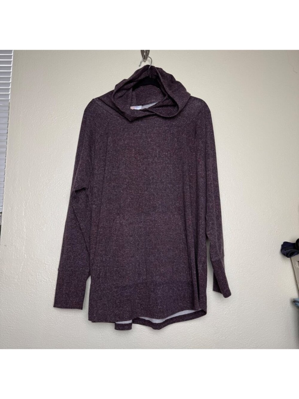 Lularoe Womens 2XL Burgundy Long-Sleeve Hooded Top With Textured Fabric